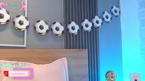 Elise Play Boobs online show from June 20, 10:24 pm