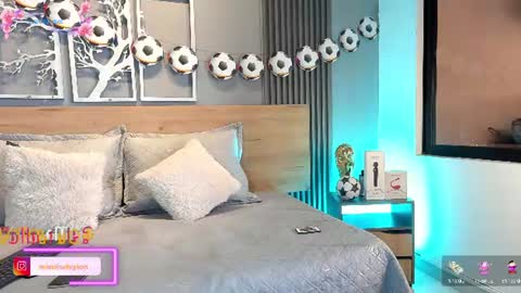Elise Play Boobs online show from June 27, 2:45 pm