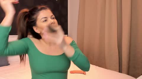 Elly online show from January 9, 9:37 pm