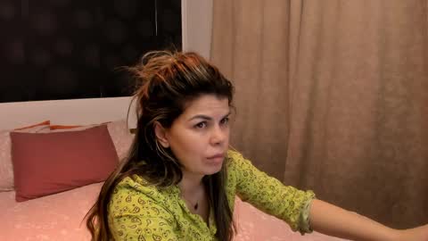 Elly online show from April 3, 8:18 pm