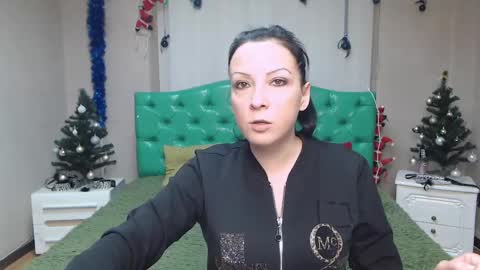 ElizabethSho online show from January 18, 6:43 pm