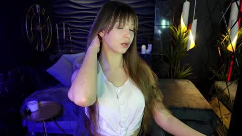 Eliza online show from January 22, 1:32 pm