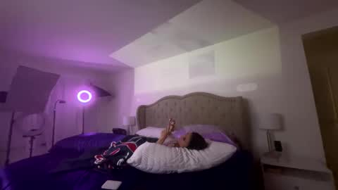 ella_ella_ella_ay online show from October 8, 6:29 am