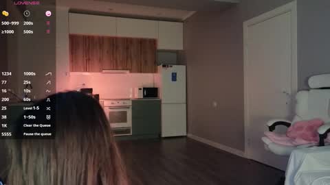 Lee online show from October 4, 3:23 am