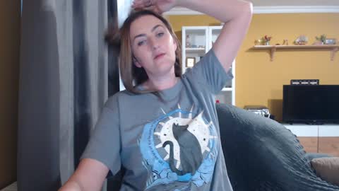 Ella  Max online show from January 24, 6:46 am