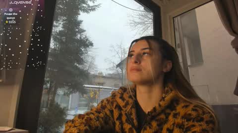 ella_vee online show from January 19, 6:42 am