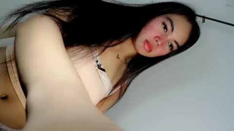 ella_walkerxxx online show from May 24, 4:00 am