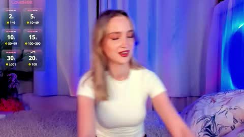 Ella online show from December 18, 4:12 pm