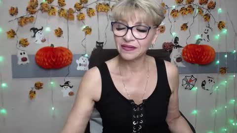 EllaBonito online show from November 6, 7:03 am