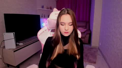 ellacurtis online show from March 4, 6:36 pm