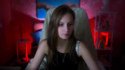 Ella online show from January 26, 5:02 pm