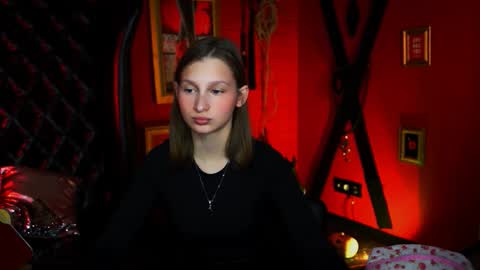 Ella online show from November 9, 10:22 am