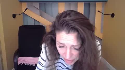 EllaLongs online show from November 29, 12:42 pm