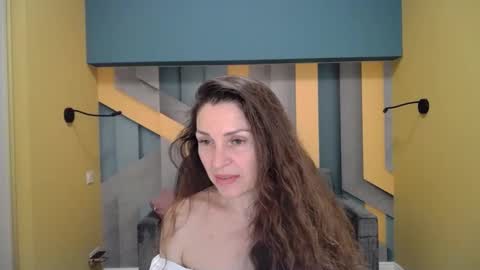 EllaLongs online show from January 8, 12:26 pm