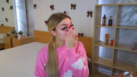 ellamilla online show from December 26, 5:26 am