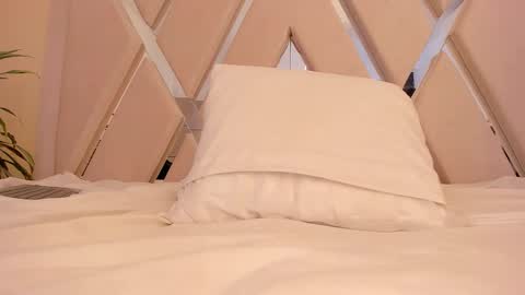 Ella online show from January 19, 12:34 pm