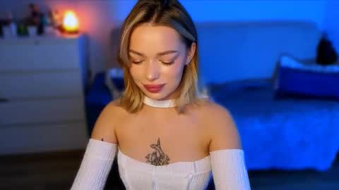 Ella online show from November 8, 5:23 am