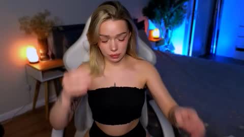 Ella online show from January 12, 5:45 am