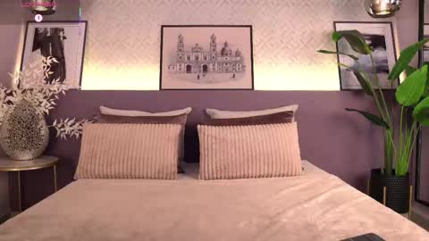 Elle Diane online show from March 2, 12:32 am