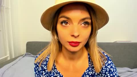 ellen_flow online show from December 17, 10:47 pm