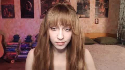 ellie_friendly online show from February 22, 12:33 am