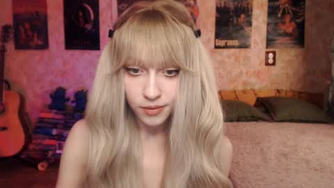 ellie_friendly online show from March 11, 11:26 pm