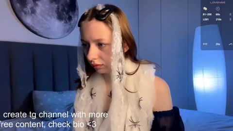 Ellie online show from October 31, 7:45 am