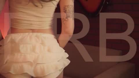 elliecutes online show from February 26, 7:40 am