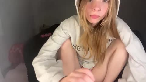 ellie online show from October 6, 3:34 am