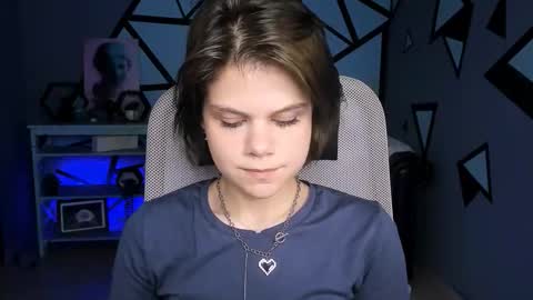 elliemurler online show from October 10, 10:31 am