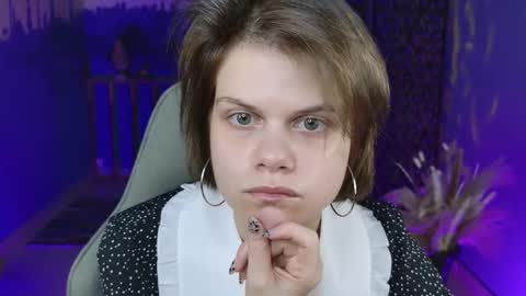 elliemurler online show from September 23, 9:18 am