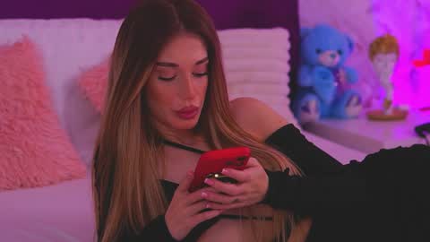 EllinaNuria online show from April 5, 4:55 am