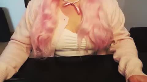 Elly online show from March 27, 2:51 pm