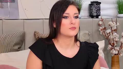 EllyRoss online show from March 3, 5:05 am