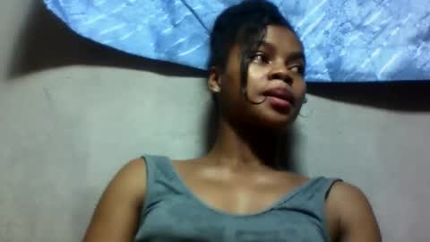 elodie228680 online show from June 3, 7:31 am