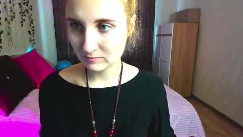 Elsa  online show from February 15, 3:52 am