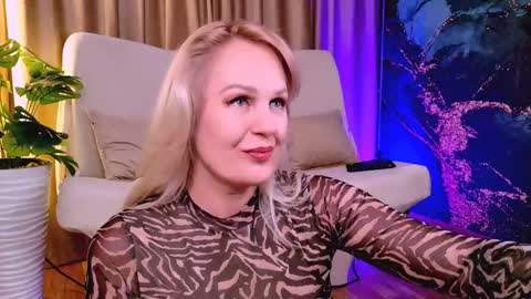 Lisa online show from March 14, 2:07 pm