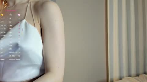 Elizabeth online show from October 25, 4:36 pm