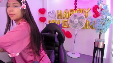 Ema louisx  online show from February 18, 12:17 pm