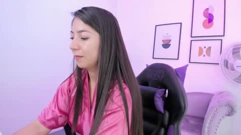 Ema louisx  online show from January 14, 1:49 pm