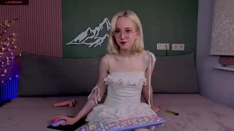 Emma online show from September 12, 12:23 pm