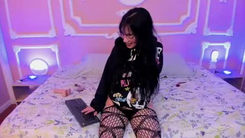 Emma online show from June 11, 3:47 am