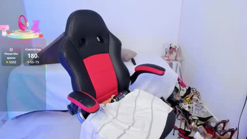 Emma Wright online show from February 24, 5:33 pm