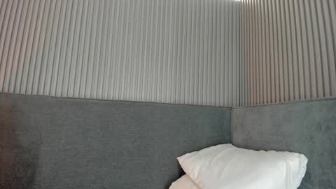 emelie_89 online show from December 14, 11:38 am