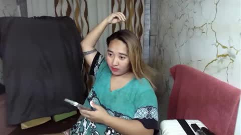 Emely online show from December 3, 7:55 am