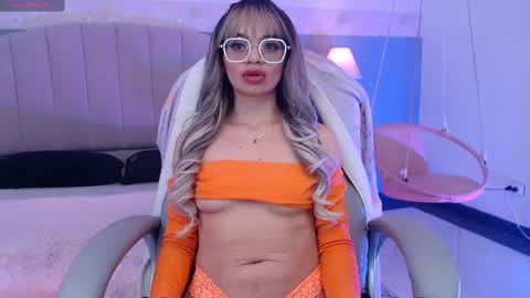 Danna online show from October 2, 10:59 pm