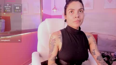 Esmeralda online show from November 20, 4:30 pm