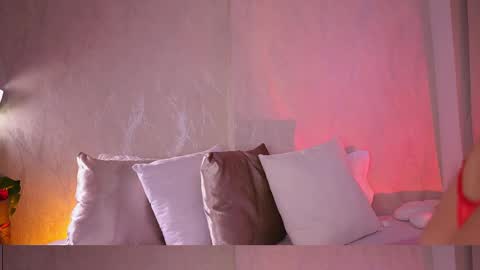    online show from March 12, 11:53 am