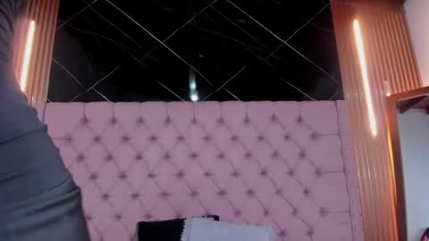 Emiily Carter online show from November 20, 11:55 am