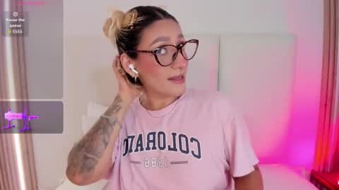 EMILY ROBERTS online show from February 26, 7:57 pm